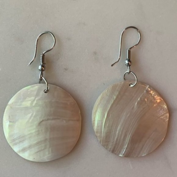 Beautiful Mother of Pearl Earrings - Picture 1 of 2